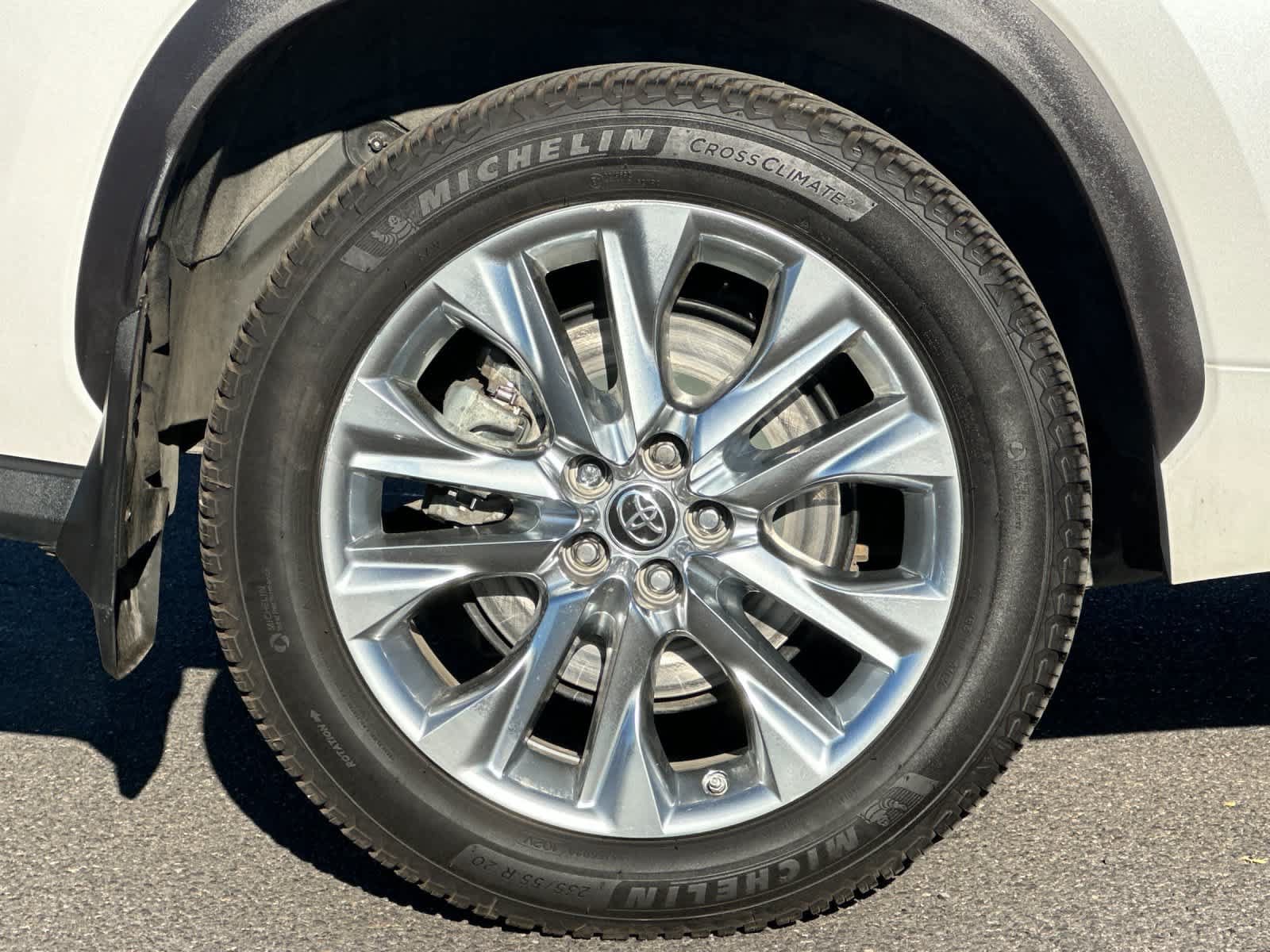 Used 2020 Toyota Highlander Limited AWD/4WD image 28