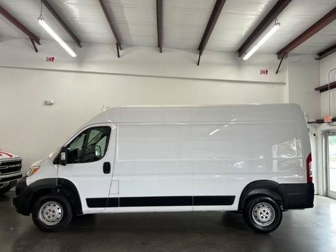 Used 2023 RAM ProMaster 2500 FWD image 2