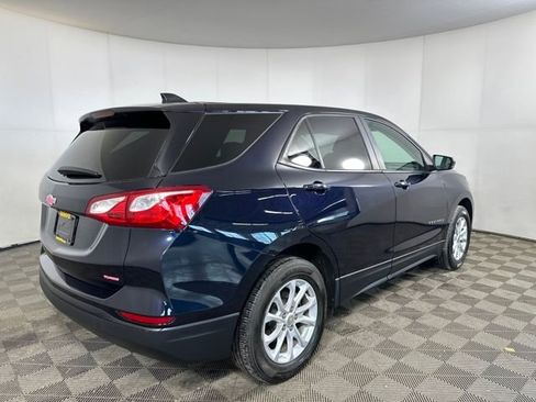 Used 2020 Chevrolet Equinox LS w/ LS Convenience Package image 3