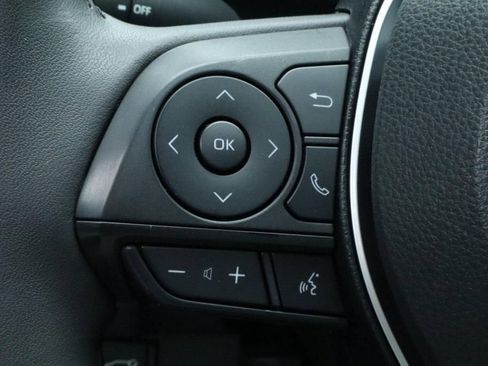 Used 2023 Toyota RAV4 XLE Premium image 15