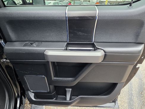 Used 2018 Ford F150 Platinum w/ Equipment Group 701A Luxury image 45