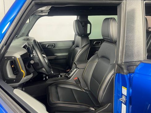 Used 2023 Ford Bronco Badlands image 28