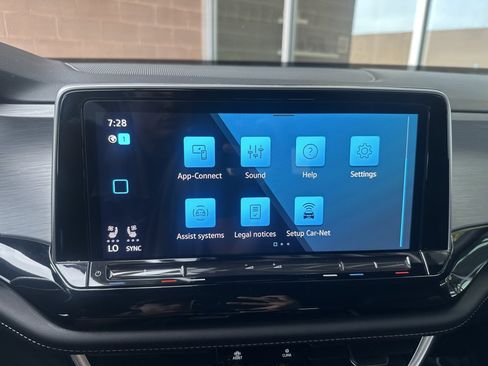 Used 2024 Volkswagen Atlas Cross Sport SE w/ Panoramic Sunroof Package AWD/4WD image 23