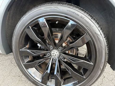 Used 2020 Volkswagen Tiguan SE R-Line w/ 3rd Row Seat Package AWD/4WD image 36