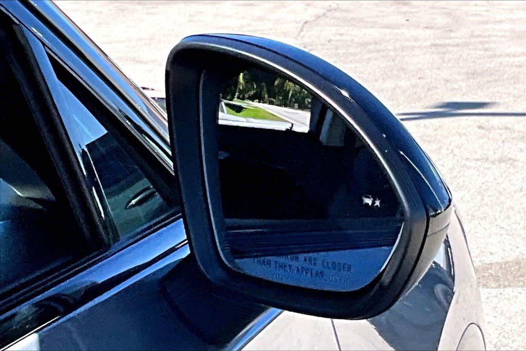 Used 2021 Buick Envision Essence w/ Technology Package I AWD/4WD image 23