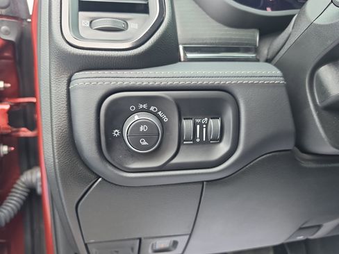 Used 2024 RAM 2500 Limited AWD/4WD image 20