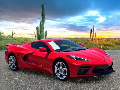 Used 2025 Chevrolet Corvette Stingray Premium Cpe w/ Z51 Performance Package RWD image 7