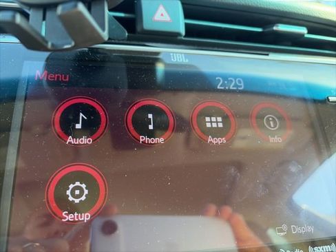 Used 2018 Toyota Camry XLE image 5