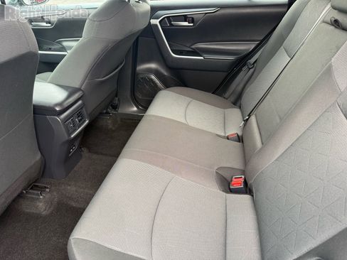 Used 2025 Toyota RAV4 XLE image 26