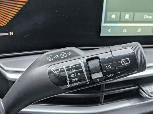 Used 2025 Kia Sorento S image 28