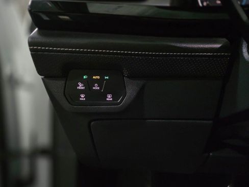 Used 2024 Volkswagen Atlas Cross Sport SE AWD/4WD image 26