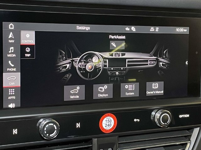 Certified 2023 Porsche Macan S AWD/4WD image 28