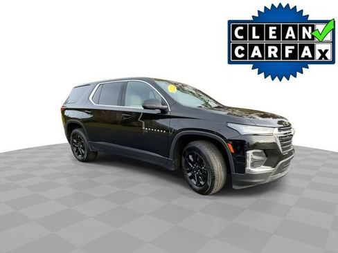 Used 2022 Chevrolet Traverse LS image 2