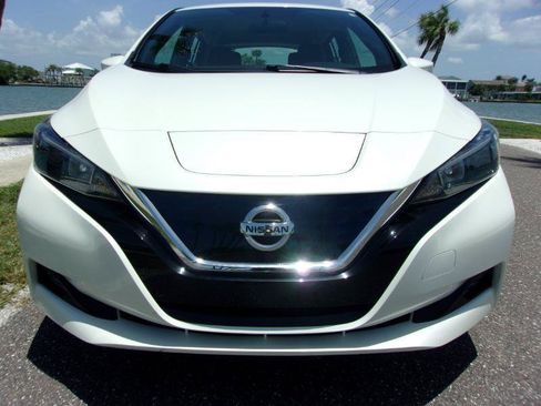 Used 2018 Nissan Leaf SV FWD image 34