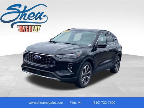 Used 2023 Ford Escape Platinum AWD/4WD image 1
