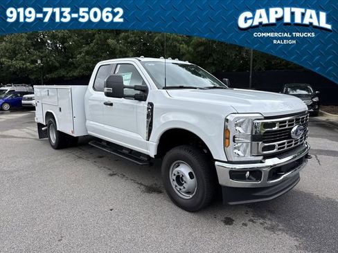 New 2025 Ford F350 XL w/ XL Chrome Package image 2