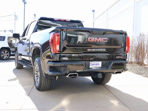 Used 2022 GMC Sierra 1500 AT4 w/ AT4 Premium Package image 5