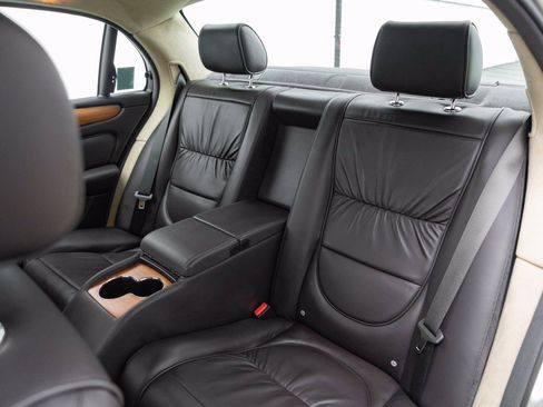 Used 2006 Jaguar XJ Vanden Plas Super V8 Portfolio RWD image 46