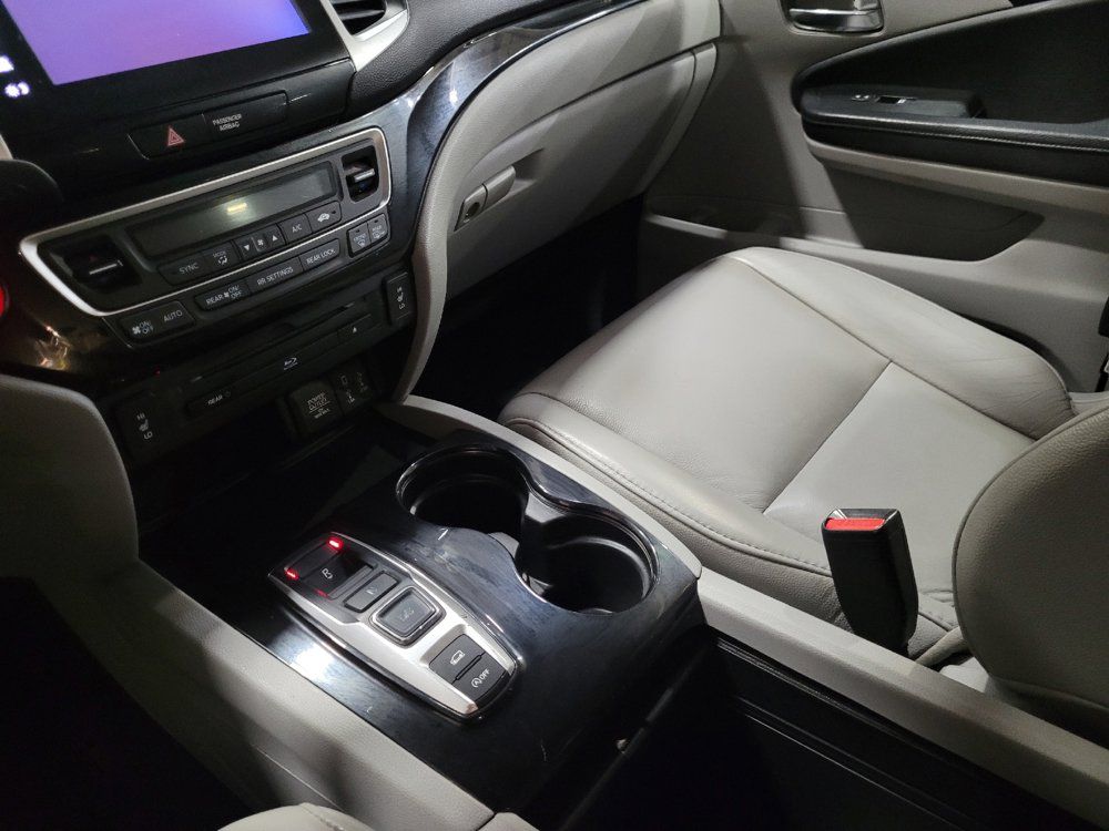 Used 2017 Honda Pilot Touring image 26