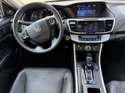 Used 2015 Honda Accord Touring image 18