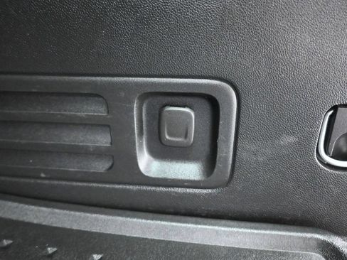 Used 2020 Chevrolet Traverse LT w/ LT Premium Package AWD/4WD image 61