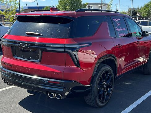 Used 2024 Chevrolet Traverse RS w/ LPO, Floor Liner Package AWD/4WD image 2
