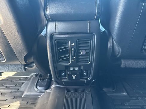 Used 2018 Jeep Grand Cherokee SRT image 11