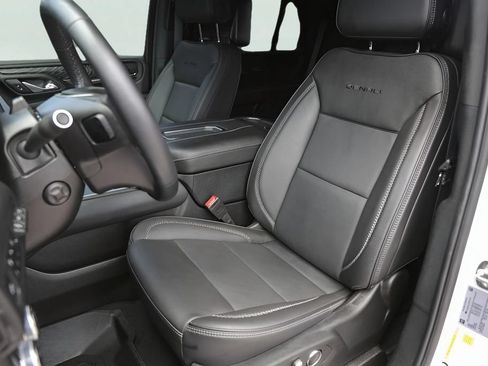 Used 2024 GMC Yukon Denali w/ Denali Reserve Package AWD/4WD image 13