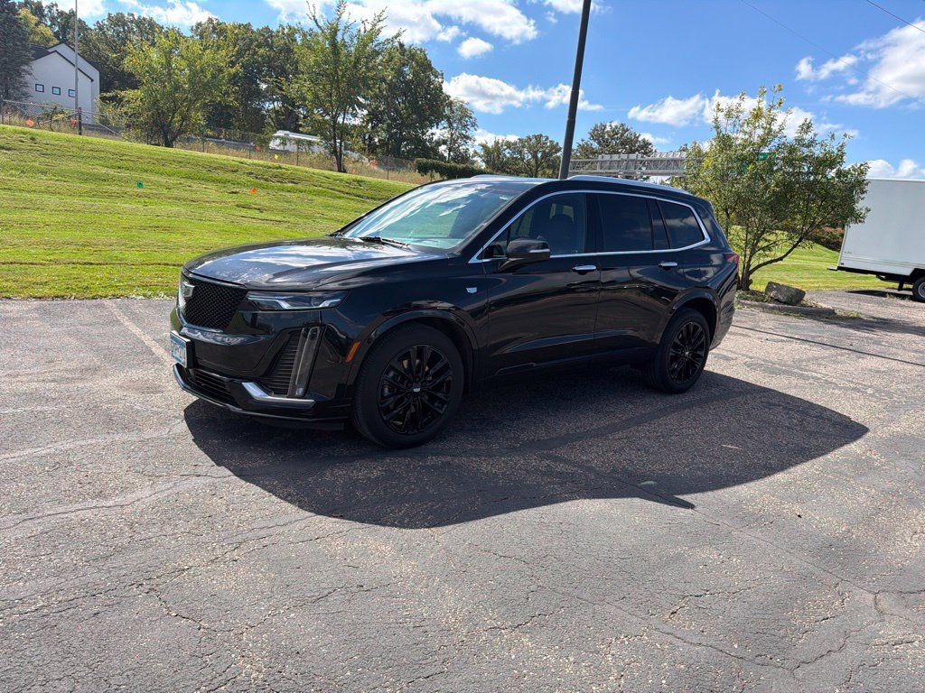 Used 2021 Cadillac XT6 Premium Luxury w/ LPO, ONYX Package AWD/4WD image 6
