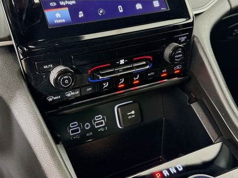 Used 2024 Jeep Grand Cherokee L Laredo image 18