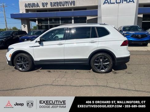 Used 2023 Volkswagen Tiguan SE AWD/4WD image 5