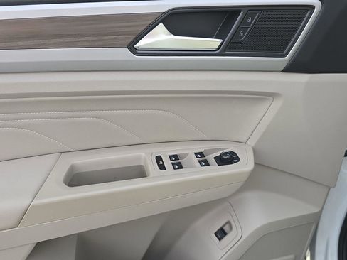 Used 2021 Volkswagen Atlas SEL image 16