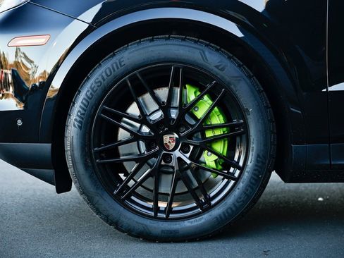 New 2026 Porsche Cayenne S image 13