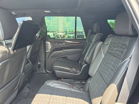 Used 2022 Cadillac Escalade Sport Platinum AWD/4WD image 10