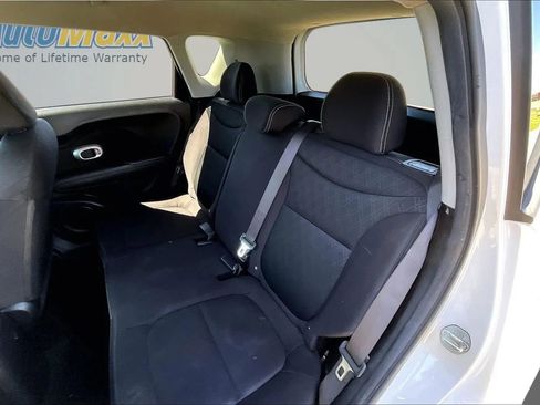 Used 2016 Kia Soul FWD image 27