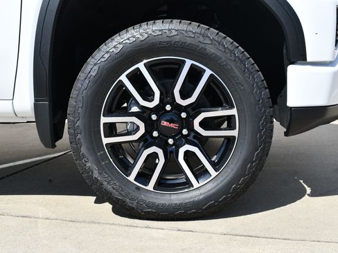New 2026 GMC Sierra 1500 AT4 image 6