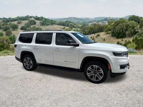 Used 2023 Jeep Wagoneer 2WD w/ Premium Group I image 12