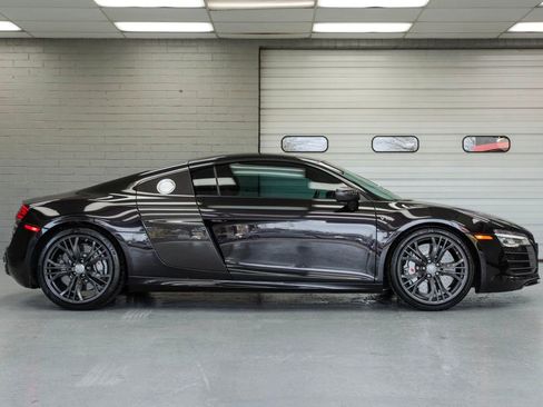 Used 2015 Audi R8 V10 plus w/ Full Leather Package image 3