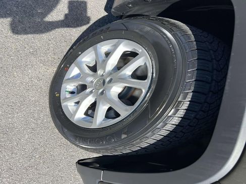 Used 2015 Jeep Cherokee Sport w/ Cold Weather Group image 41