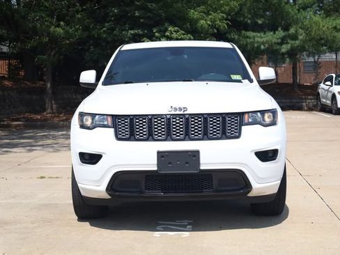 Used 2021 Jeep Grand Cherokee Laredo X AWD/4WD image 4