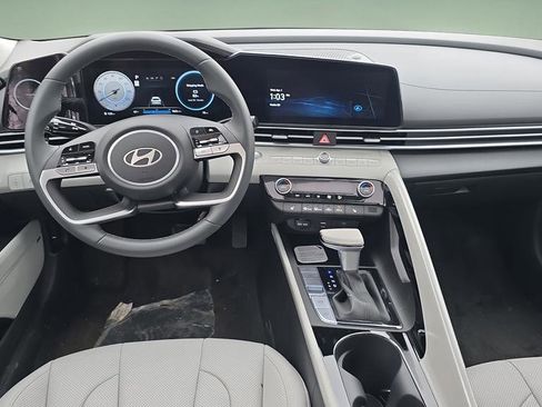 New 2026 Hyundai Elantra Limited FWD image 18