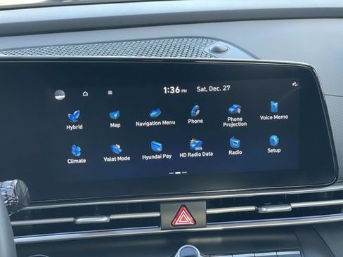 Certified 2023 Hyundai Elantra Limited image 11