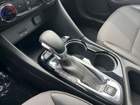Used 2025 Buick Encore GX Preferred FWD image 41