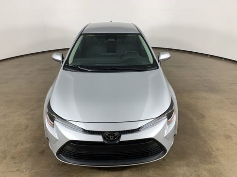 Used 2024 Toyota Corolla LE image 4
