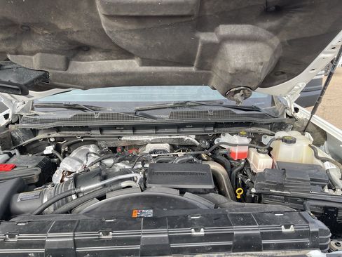 Used 2024 Chevrolet Silverado 2500 LT AWD/4WD image 18