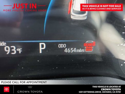 Used 2026 Toyota Sienna XLE FWD image 10
