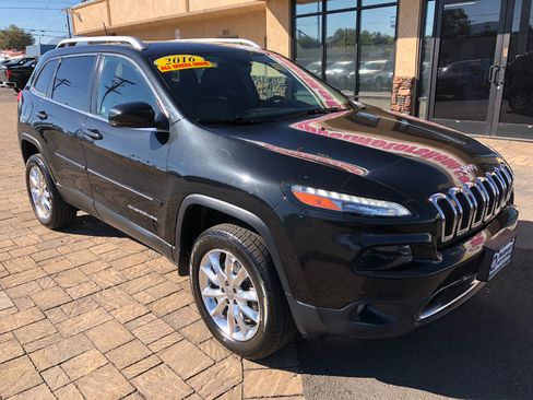 Used 2016 Jeep Cherokee Limited w/ Trailer Tow Group image 8