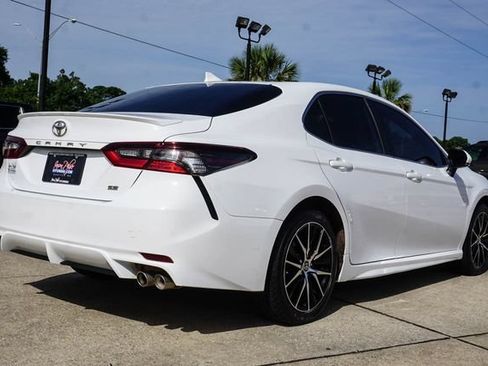 Used 2023 Toyota Camry SE FWD image 4