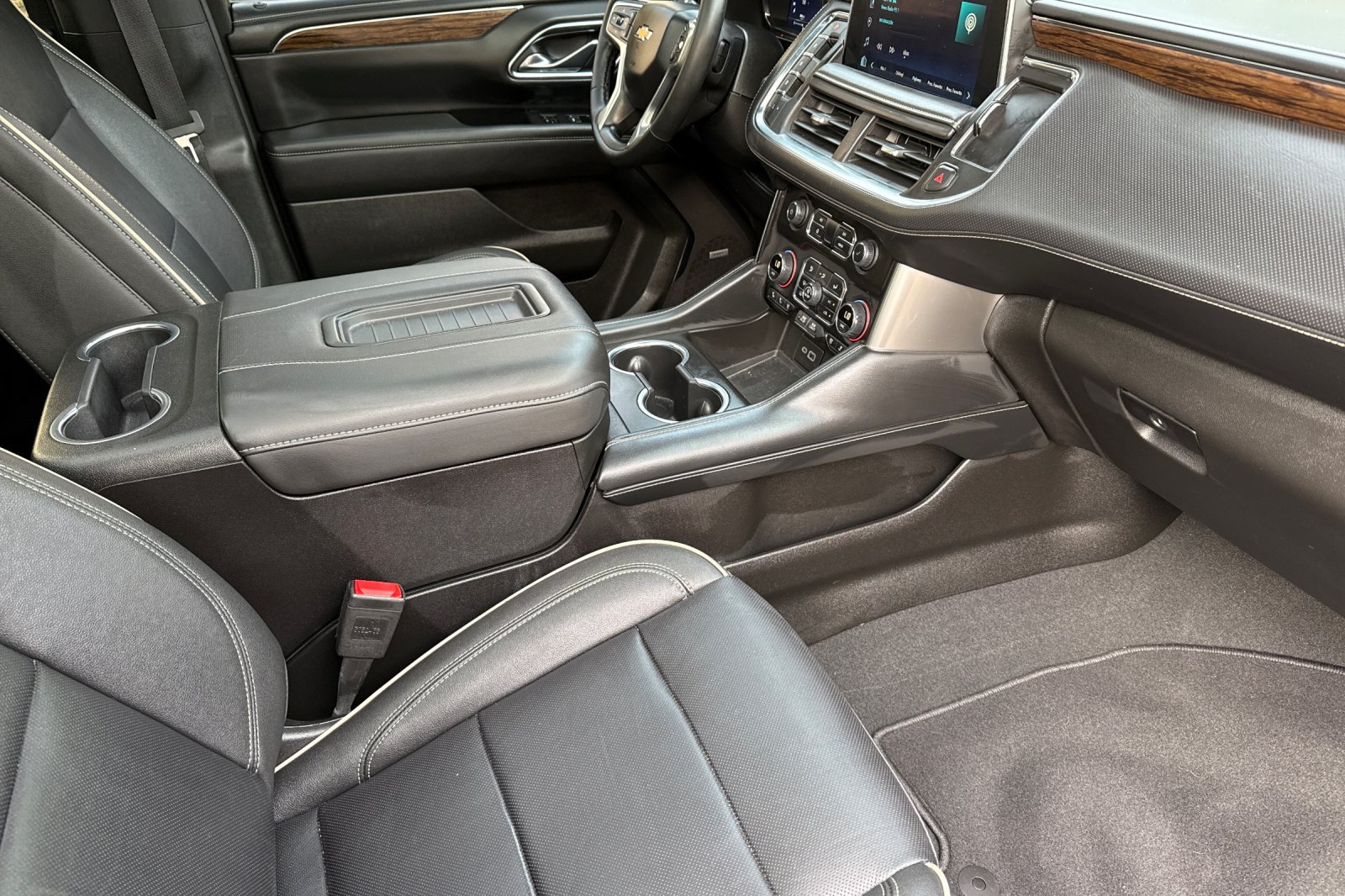 Used 2025 Chevrolet Tahoe Premier AWD/4WD image 21