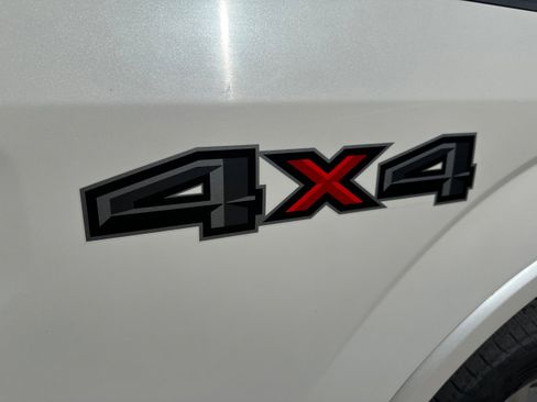 Used 2015 Ford F150 Platinum w/ Equipment Group 701A Luxury AWD/4WD image 42